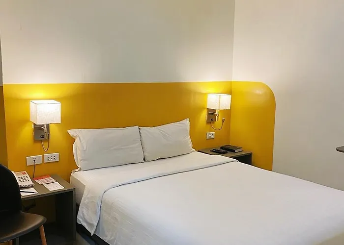 Inn Travelbee Airport